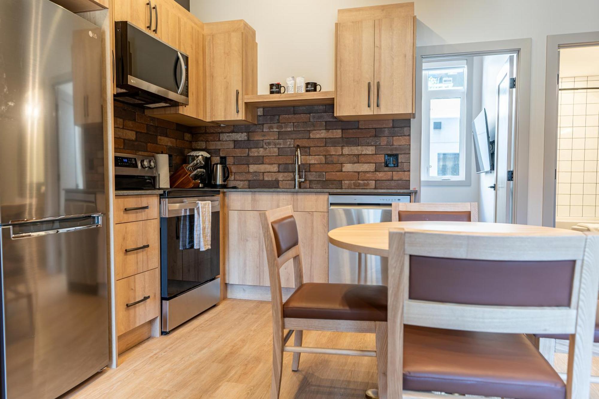 Basecamp Suites Ревелсток Номер фото