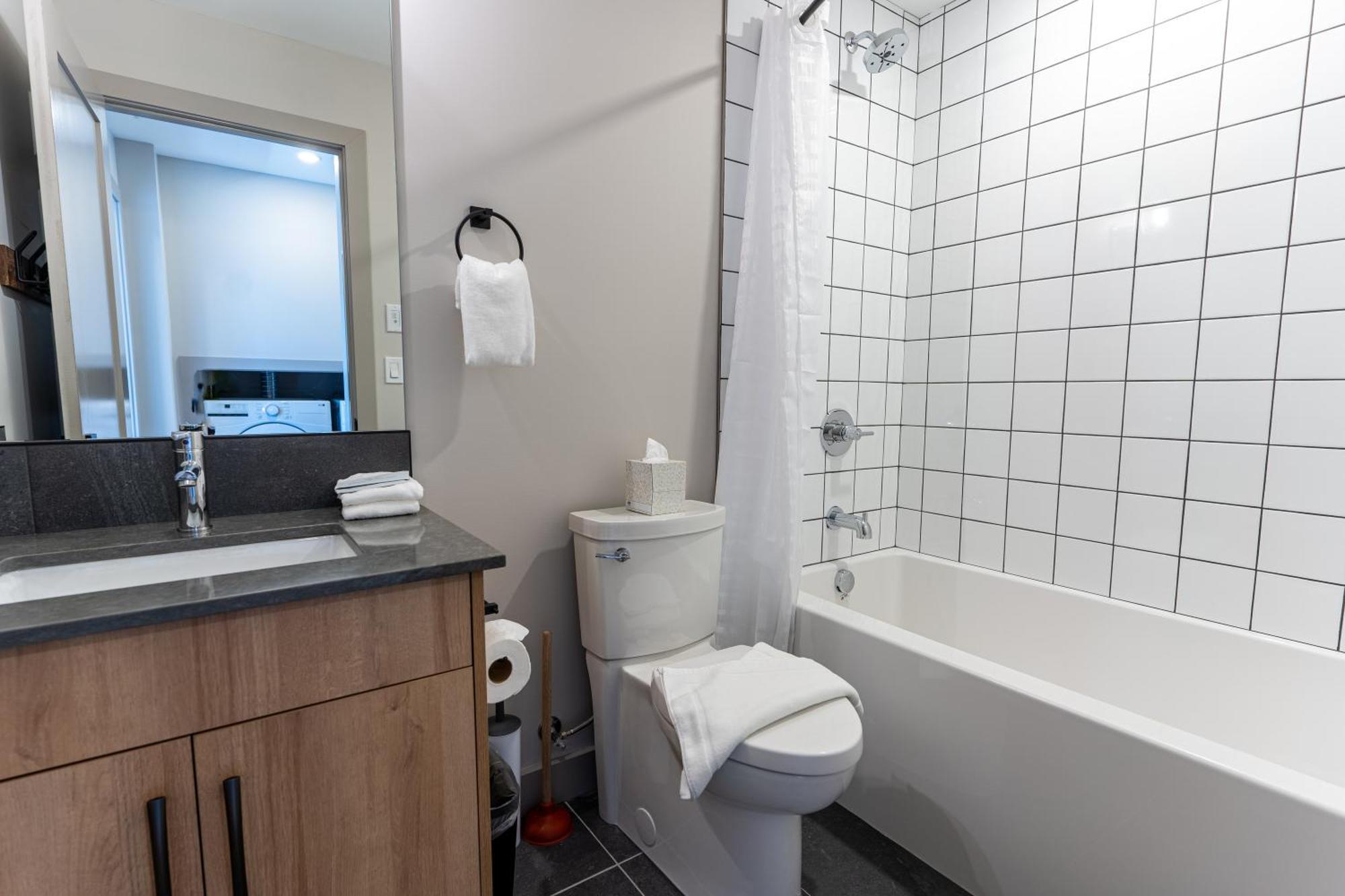 Basecamp Suites Ревелсток Номер фото