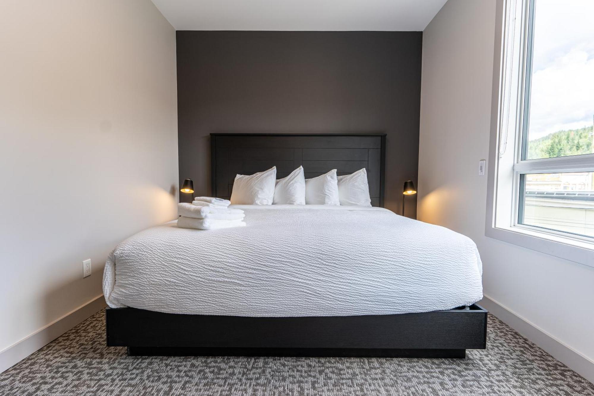 Basecamp Suites Ревелсток Номер фото